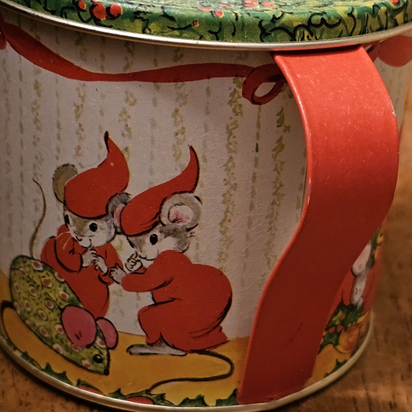 Vintage Jasco Holiday Cheer Tin Cup Christmas Mice Themed Candle / Bank - 1970's - Picture 9 of 10